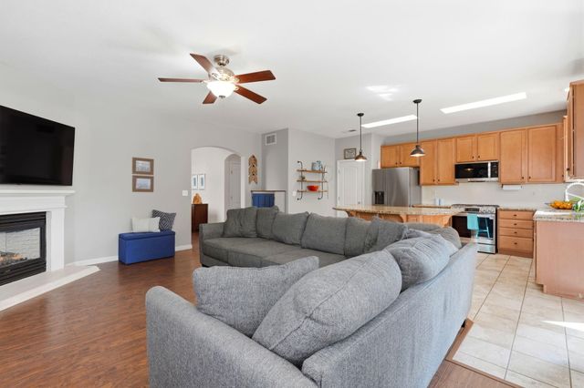 3947 E Cambridge Avenue, Visalia, CA 93292