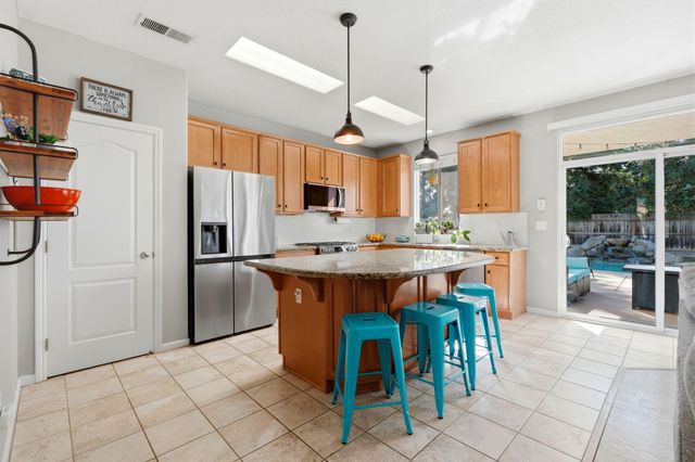 3947 E Cambridge Avenue, Visalia, CA 93292