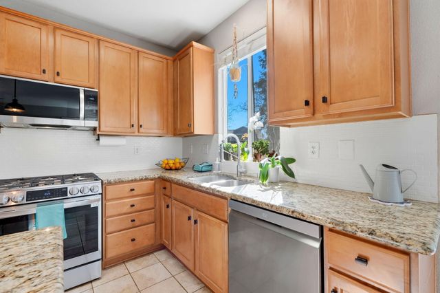 3947 E Cambridge Avenue, Visalia, CA 93292