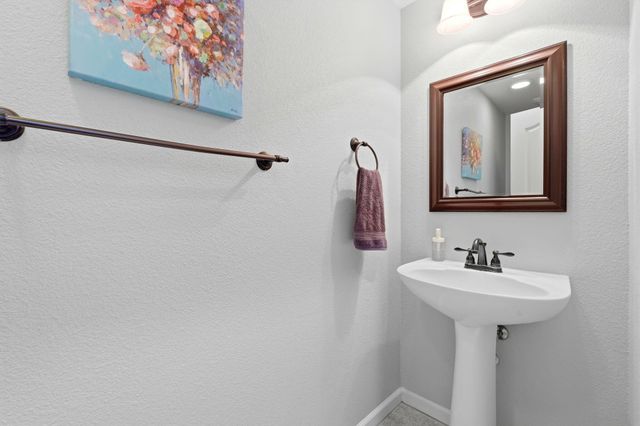 3947 E Cambridge Avenue, Visalia, CA 93292