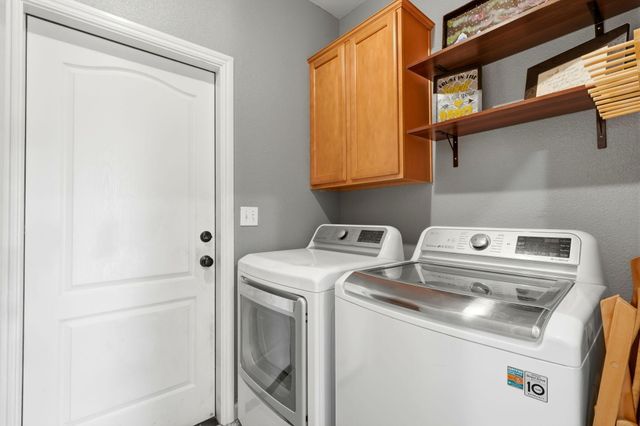 3947 E Cambridge Avenue, Visalia, CA 93292