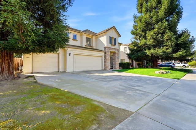 3947 E Cambridge Avenue, Visalia, CA 93292