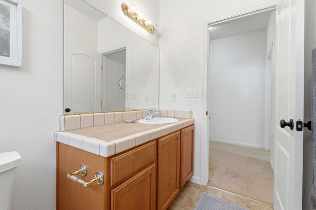 3947 E Cambridge Avenue, Visalia, CA 93292