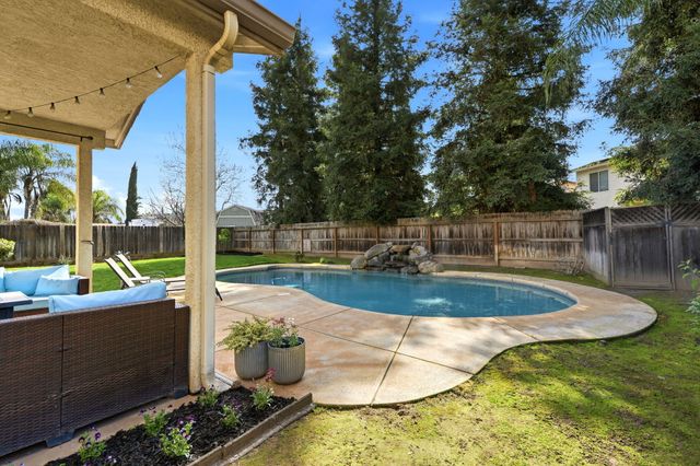 3947 E Cambridge Avenue, Visalia, CA 93292