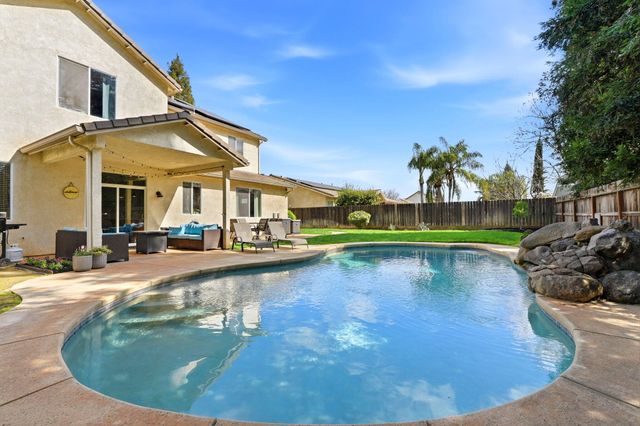 3947 E Cambridge Avenue, Visalia, CA 93292