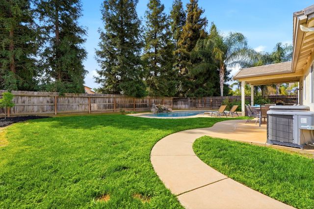 3947 E Cambridge Avenue, Visalia, CA 93292