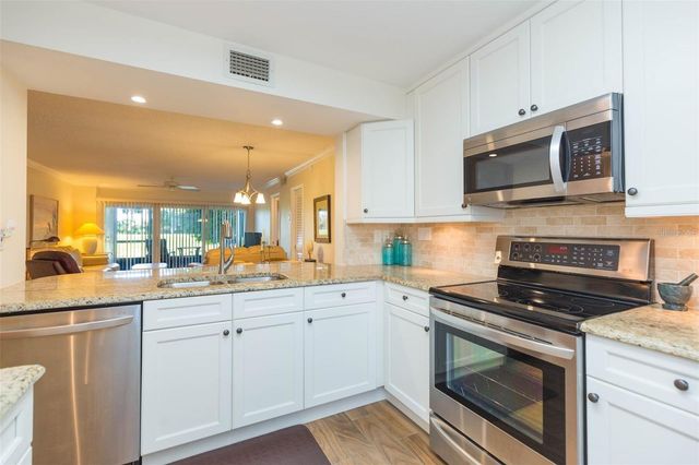5642 PUERTA DEL SOL BOULEVARD S 142, St Petersburg, FL 33715