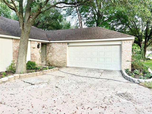 963 Coachlight, Houston, TX 77077