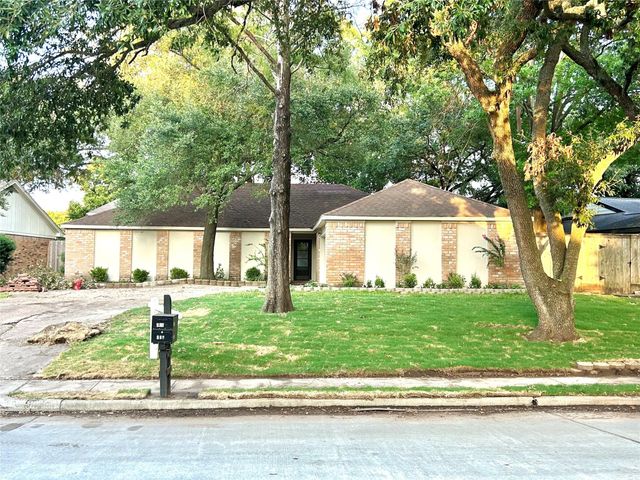963 Coachlight, Houston, TX 77077