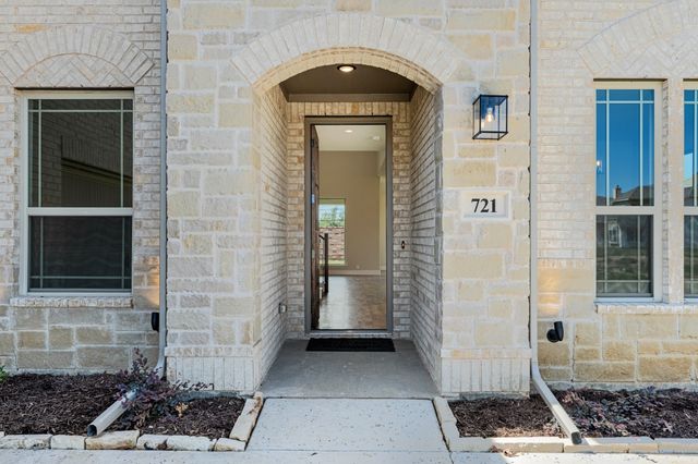 721 Seahawk Street, Joshua, TX 76058