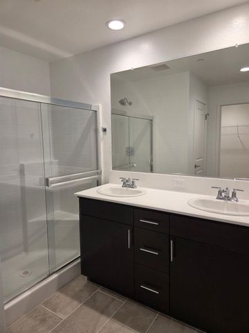 1174 Grant Avenue W, Madera, CA 93636