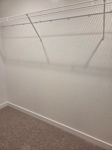 1174 Grant Avenue W, Madera, CA 93636