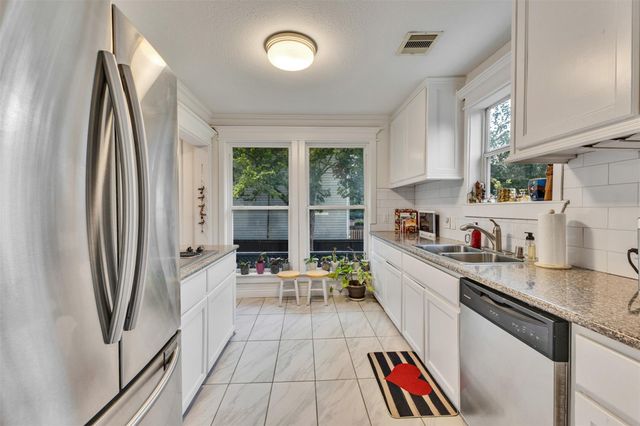 827 W 19th Street, Houston, TX 77008