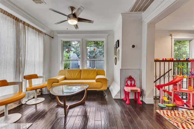 827 W 19th Street, Houston, TX 77008