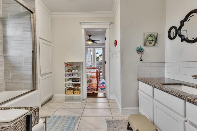 827 W 19th Street, Houston, TX 77008