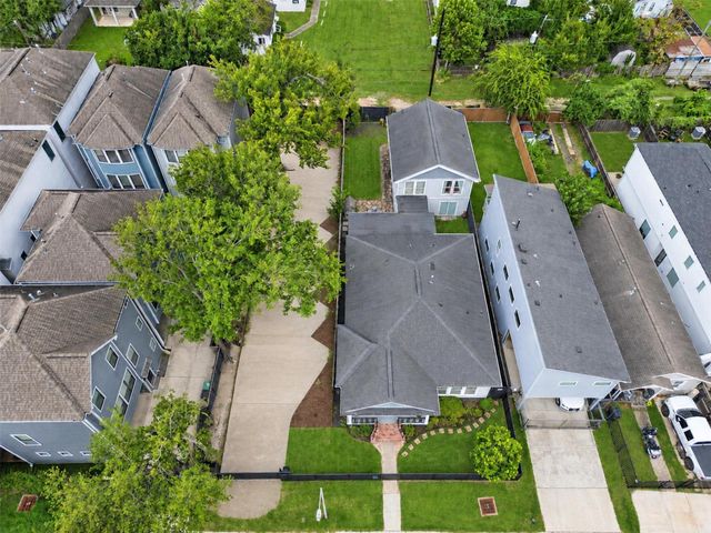 827 W 19th Street, Houston, TX 77008