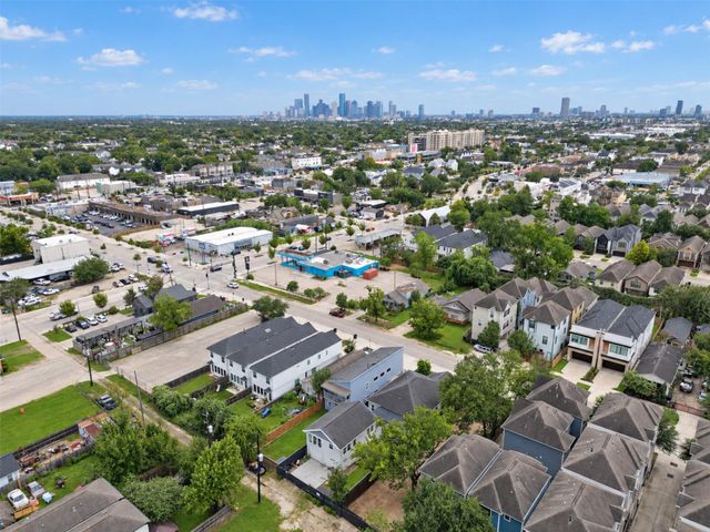 827 W 19th Street, Houston, TX 77008