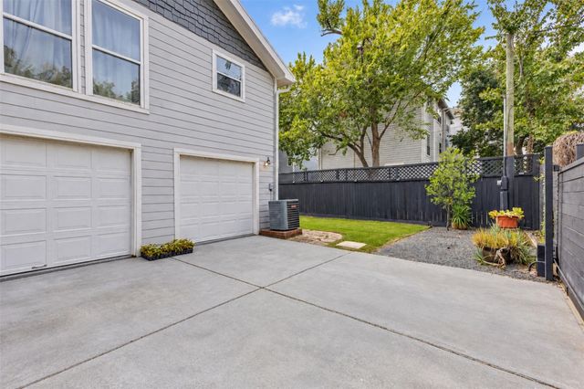 827 W 19th Street, Houston, TX 77008
