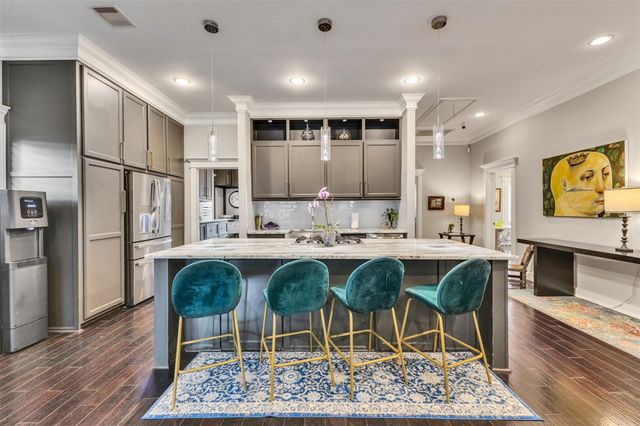 827 W 19th Street, Houston, TX 77008