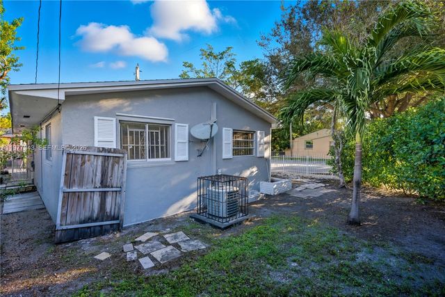 901 NW 55th St 901, Miami, FL 33127