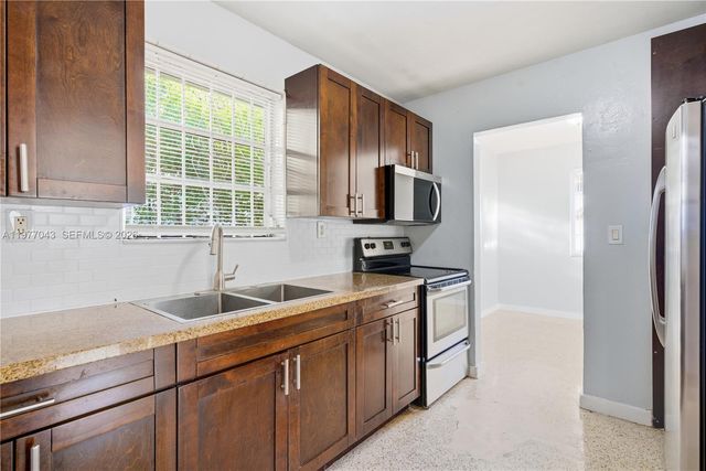 901 NW 55th St 901, Miami, FL 33127