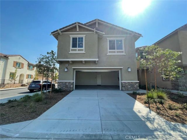 16025 Symphony Ln, Fontana, CA 92336