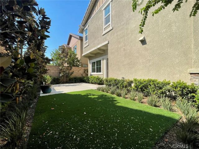 16025 Symphony Ln, Fontana, CA 92336