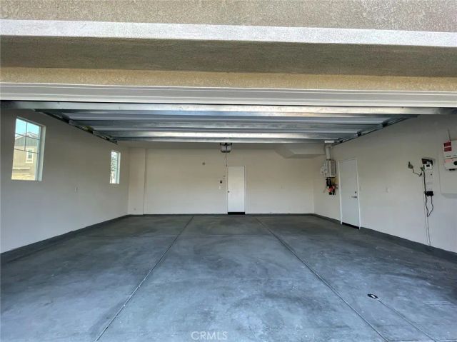16025 Symphony Ln, Fontana, CA 92336