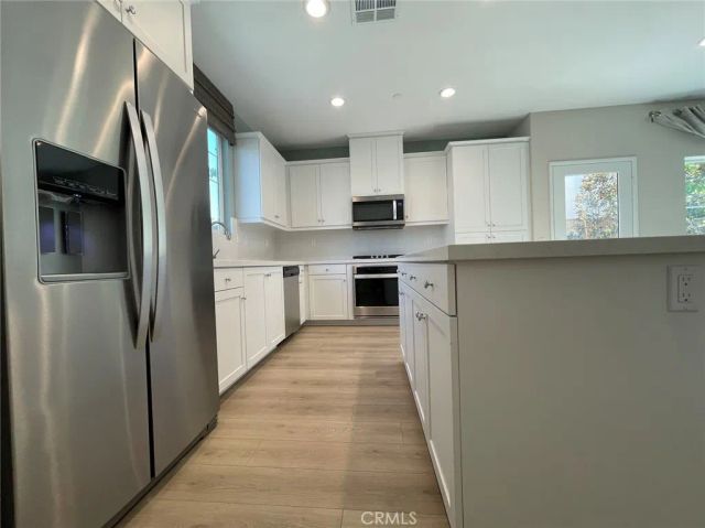 16025 Symphony Ln, Fontana, CA 92336