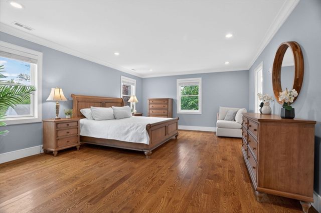 11 Haynes Rd, Newton, MA 02459