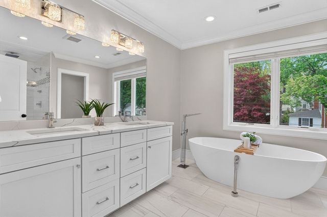 11 Haynes Rd, Newton, MA 02459