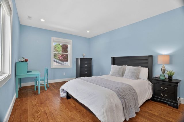11 Haynes Rd, Newton, MA 02459