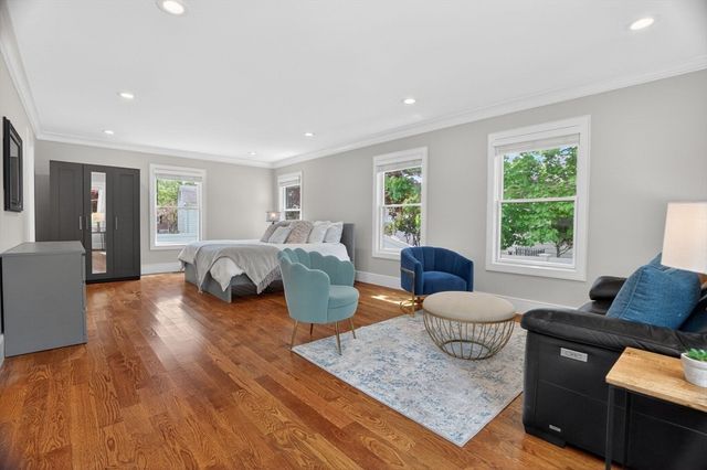 11 Haynes Rd, Newton, MA 02459