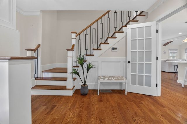 11 Haynes Rd, Newton, MA 02459