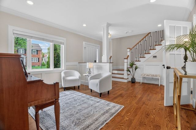11 Haynes Rd, Newton, MA 02459