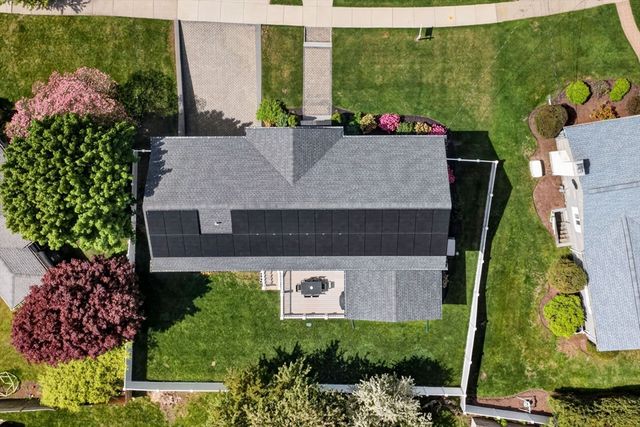11 Haynes Rd, Newton, MA 02459