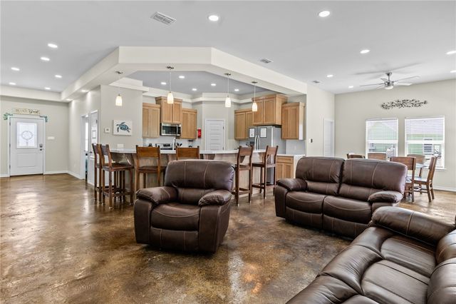 1263 E 2360 Cr, Riviera, TX 78379