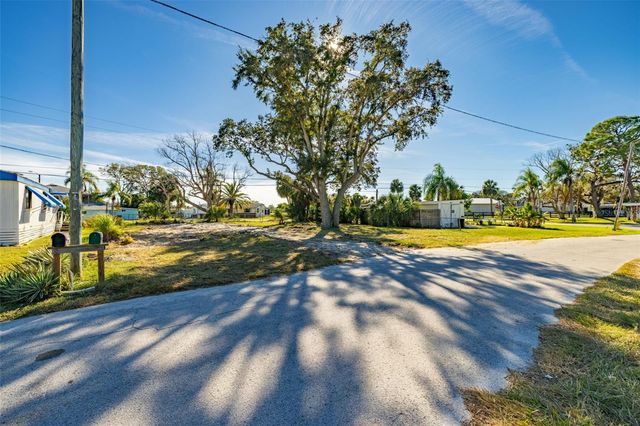 4836 SNUG HARBOR ROAD, New Port Richey, FL 34652