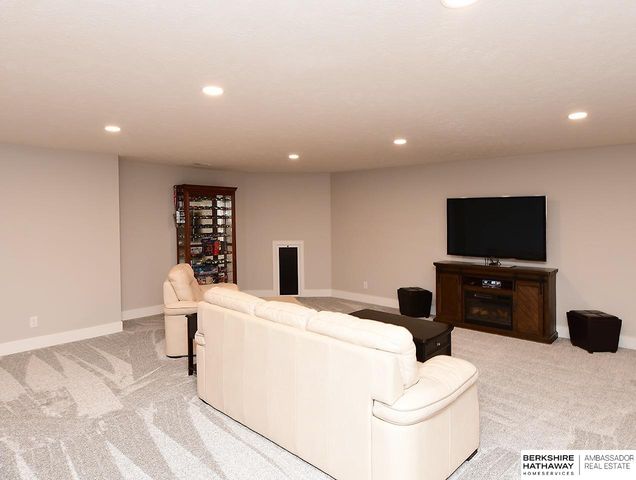 11010 N 169 Street, Bennington, NE 68007