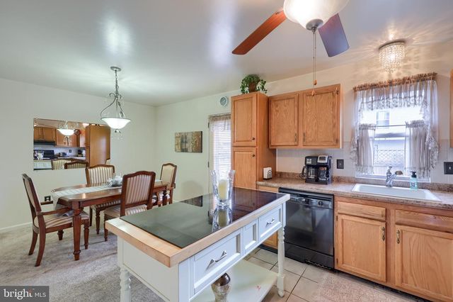 6 TIFFANY LN, Lebanon, PA 17046