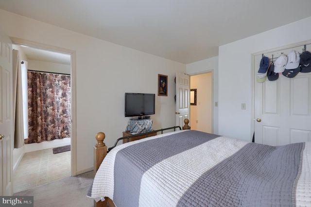 6 TIFFANY LN, Lebanon, PA 17046