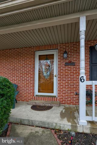 6 TIFFANY LN, Lebanon, PA 17046