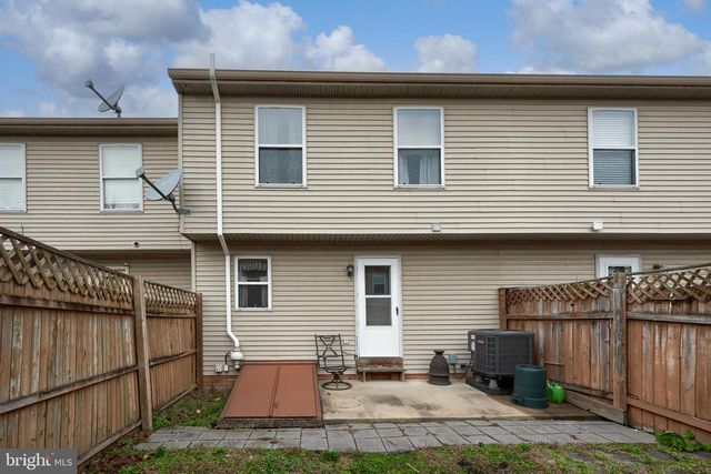 6 TIFFANY LN, Lebanon, PA 17046