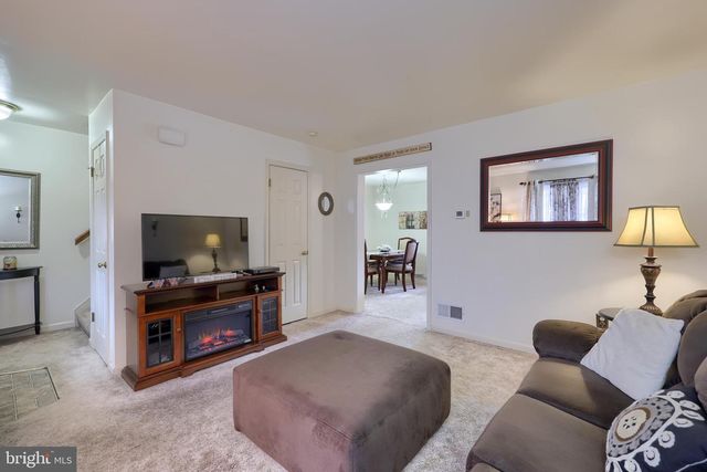 6 TIFFANY LN, Lebanon, PA 17046