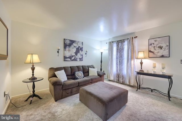 6 TIFFANY LN, Lebanon, PA 17046