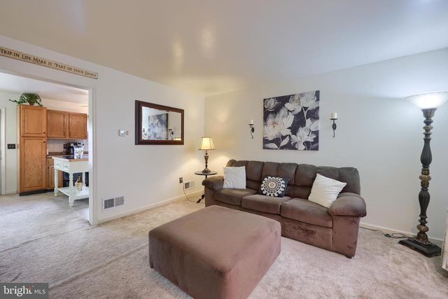 6 TIFFANY LN, Lebanon, PA 17046