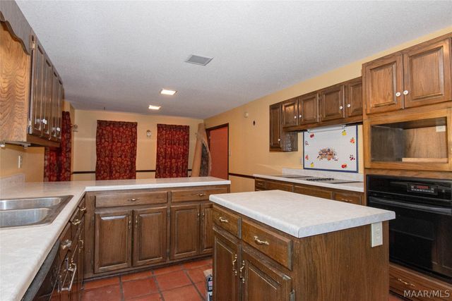 1095 SHADY Trail, Wetumpka, AL 36092