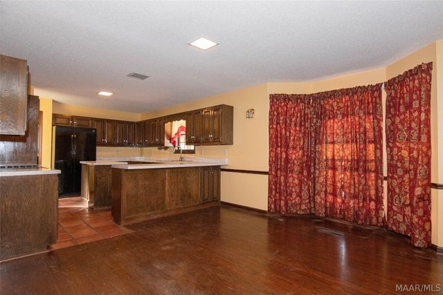 1095 SHADY Trail, Wetumpka, AL 36092