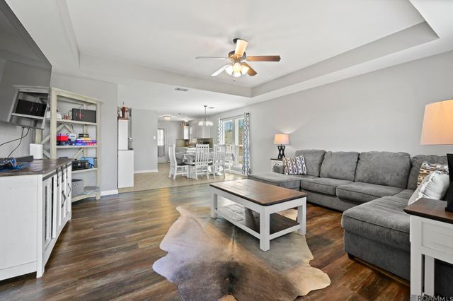 12236 Creekside Ave, Walker, LA 70785