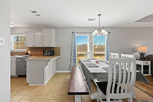 12236 Creekside Ave, Walker, LA 70785